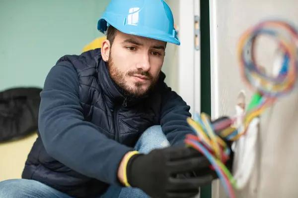 Finding Dependable Fuquay Varina Electrician Services Made Easy